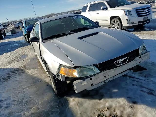 2000 Ford Mustang - Image 10