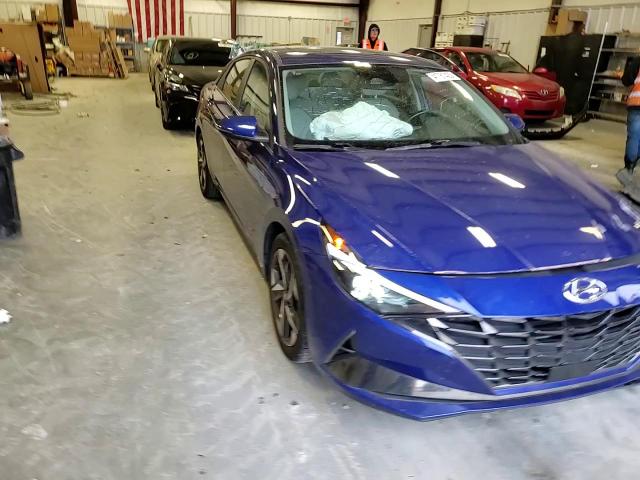 2022 Hyundai Elantra - Image 10