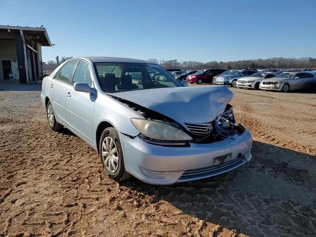 2005 Toyota Camry - Image 10