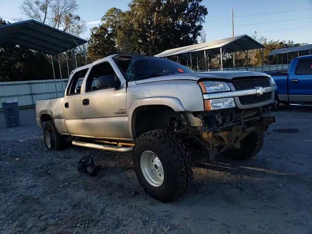 2004 Chevrolet Silverado - Image 11