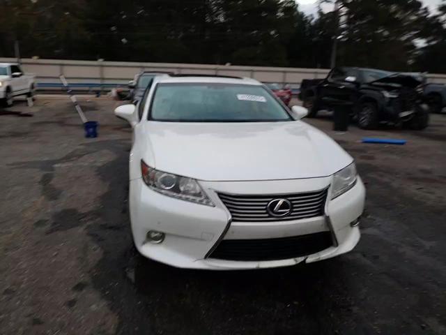 2013 Lexus ES - Image 13