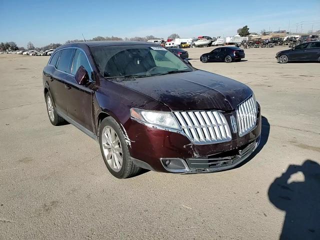 2010 Lincoln MKT - Image 11