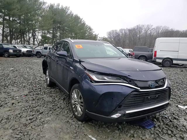 2021 Toyota Venza - Image 12