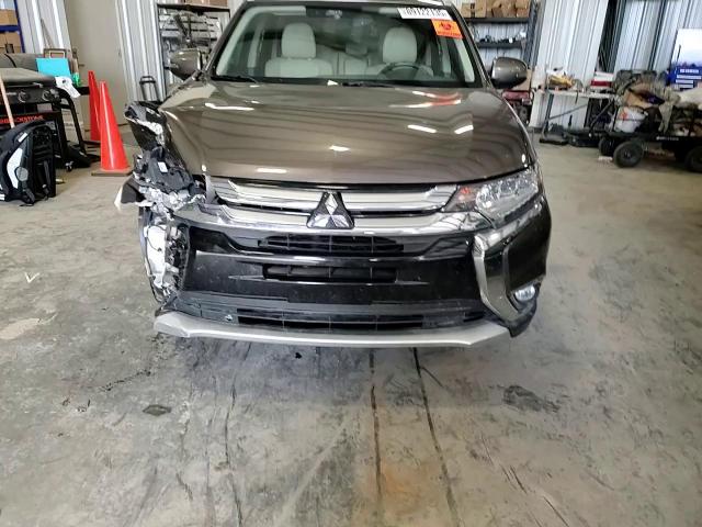 2017 Mitsubishi Outlander - Image 12