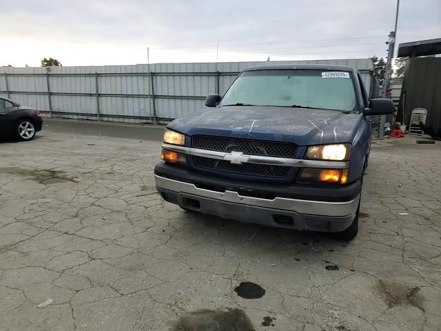 2003 Chevrolet Silverado - Image 11
