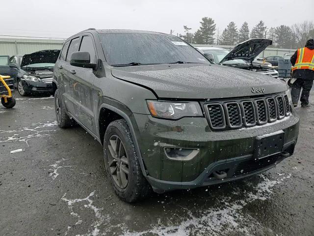 2017 Jeep Grand Cherokee - Image 12