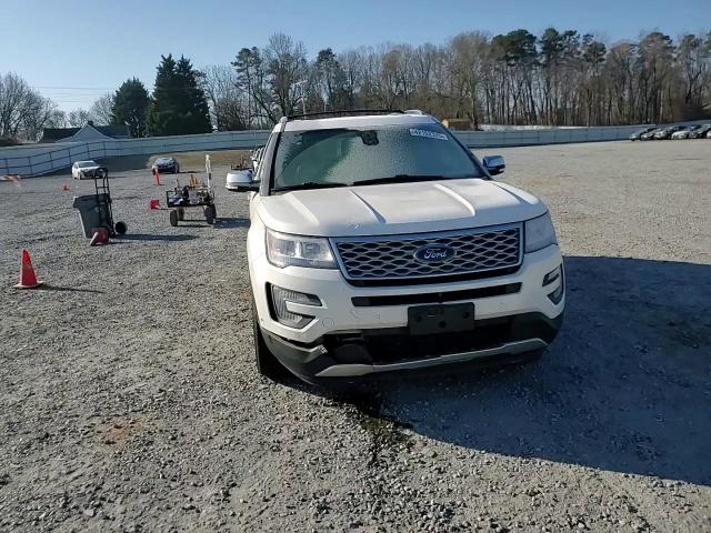 2017 Ford Explorer - Image 12