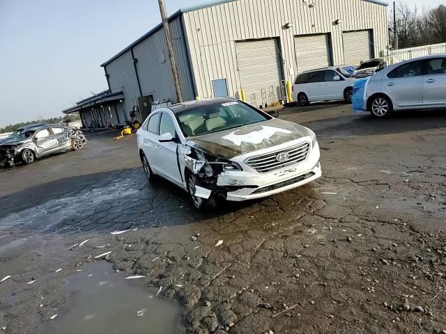 2015 Hyundai Sonata - Image 13