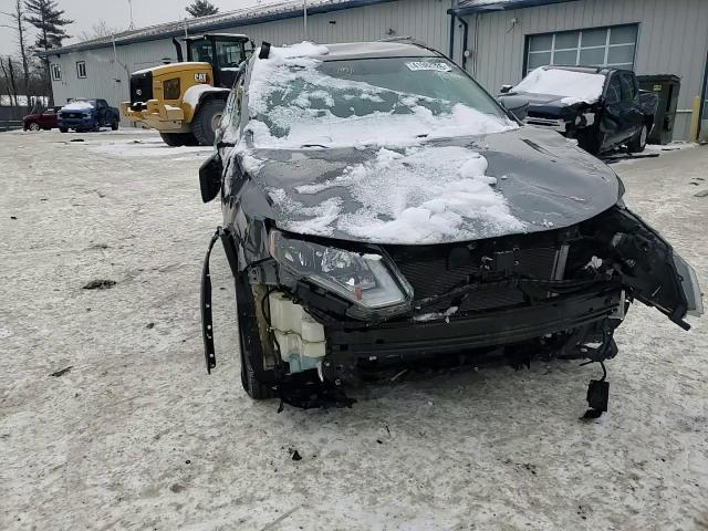 2018 Nissan Rogue - Image 12
