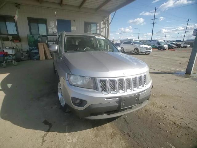2016 Jeep Compass - Image 11