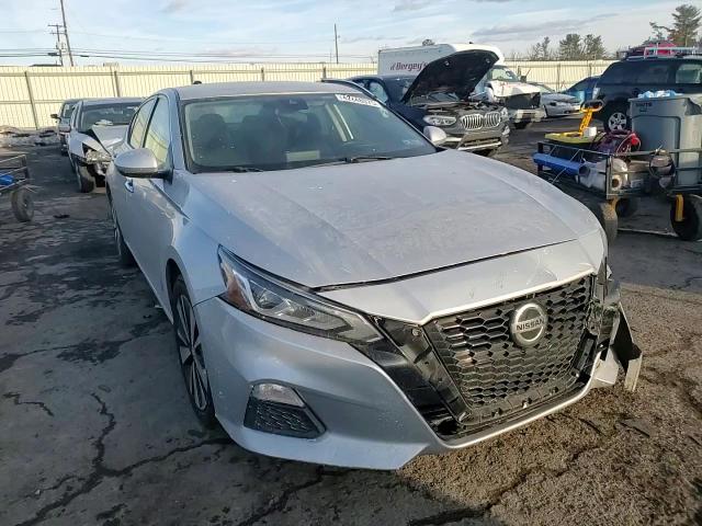 2021 Nissan Altima - Image 11