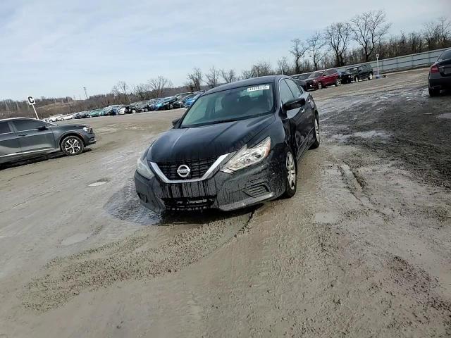 2017 Nissan Altima - Image 13