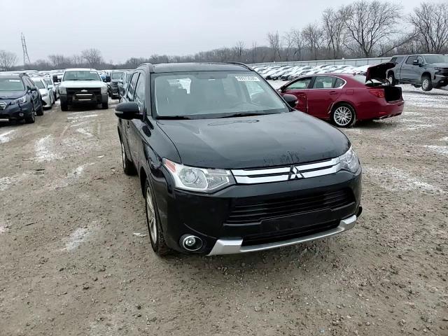 2015 Mitsubishi Outlander - Image 14