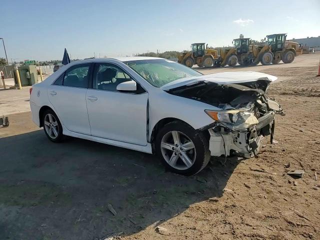2014 Toyota Camry - Image 10