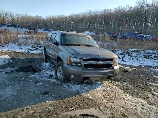 2009 Chevrolet Suburban - Image 12