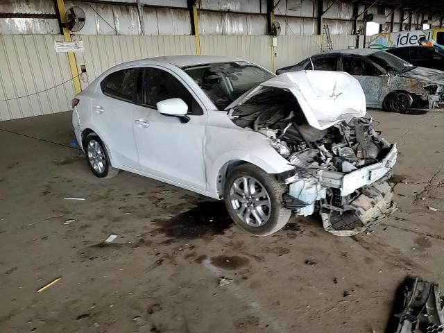 2017 Toyota Yaris - Image 10