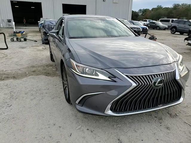 2019 Lexus ES - Image 12