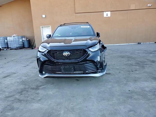 2022 Toyota Highlander - Image 11