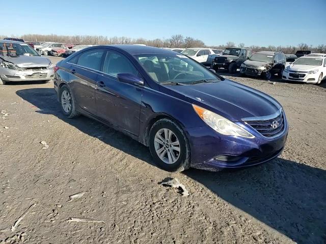 2012 Hyundai Sonata - Image 13