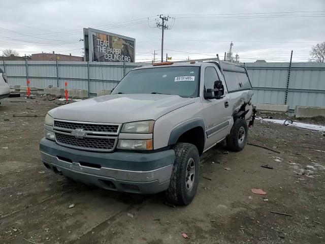 2005 Chevrolet Silverado - Image 11