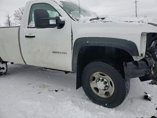 2010 Chevrolet Silverado - Image 11