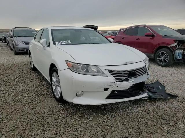 2013 Lexus ES - Image 13