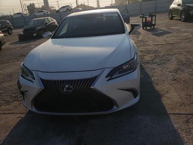 2021 Lexus ES - Image 10