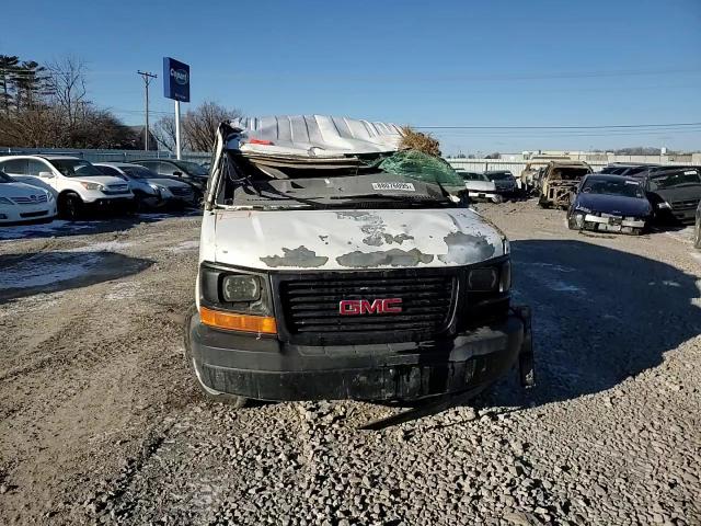 2009 GMC Savana - Image 12