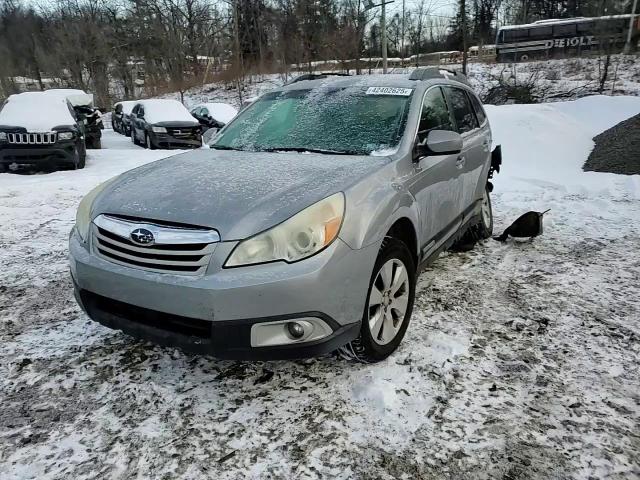 2010 Subaru Outback - Image 11