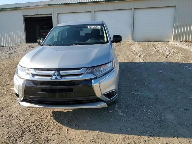 2018 Mitsubishi Outlander - Image 14