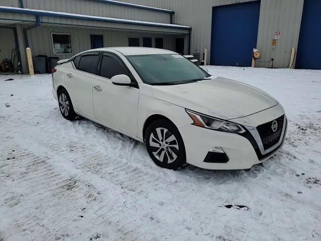 2020 Nissan Altima - Image 13