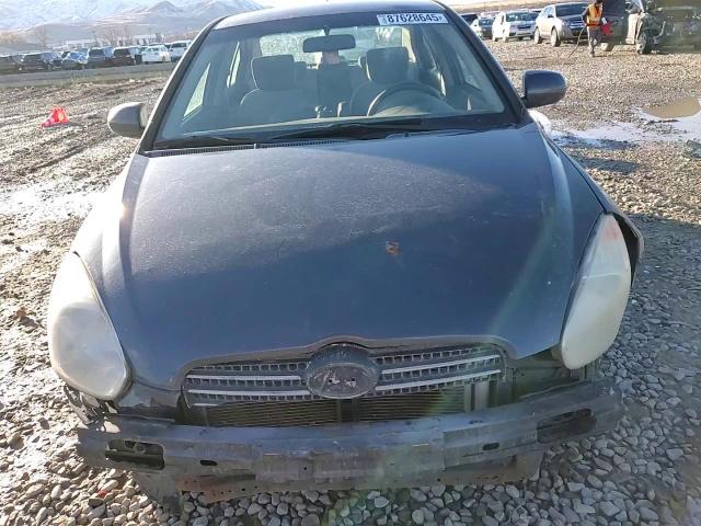 2011 Hyundai Accent - Image 10