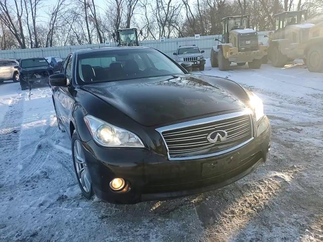 2013 Infiniti M - Image 13