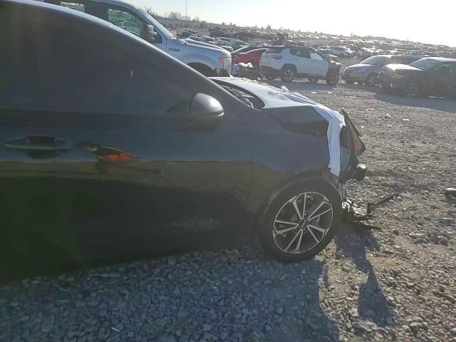 2023 Kia Forte - Image 10