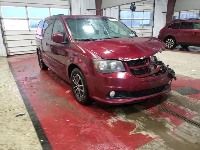 2017 Dodge Caravan - Image 14