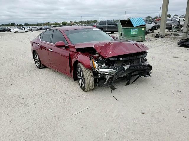 2021 Nissan Altima - Image 13