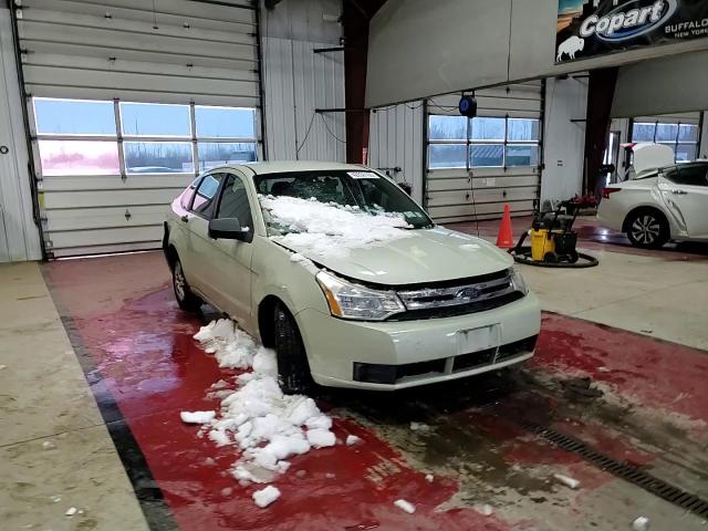2010 Ford Focus - Image 11