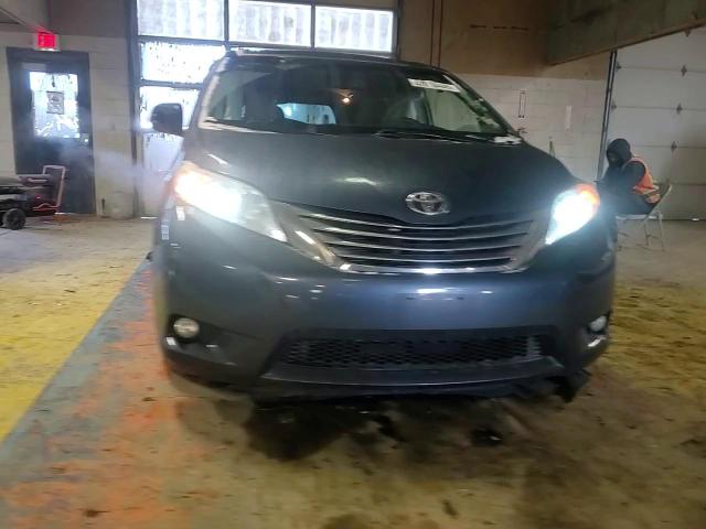 2016 Toyota Sienna - Image 11