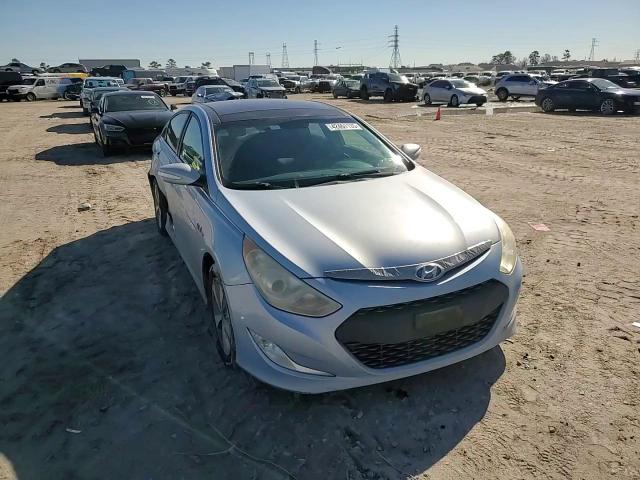 2012 Hyundai Sonata - Image 11