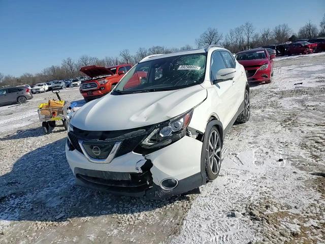 2017 Nissan Rogue - Image 12