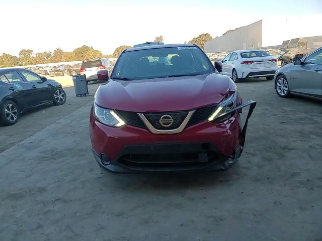 2018 Nissan Rogue - Image 10