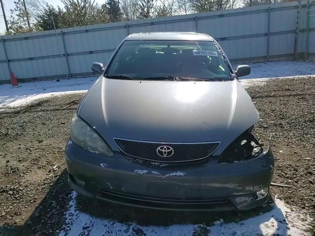 2005 Toyota Camry - Image 10