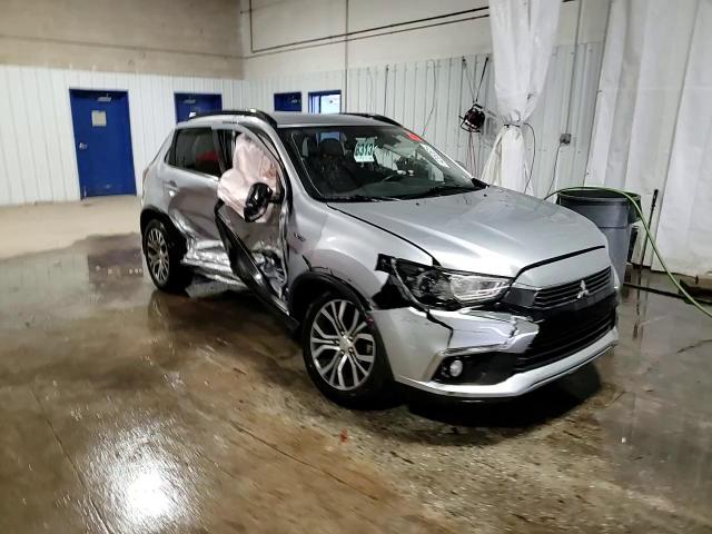 2017 Mitsubishi Outlander - Image 14