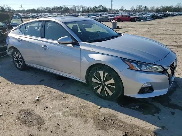 2020 Nissan Altima - Image 11