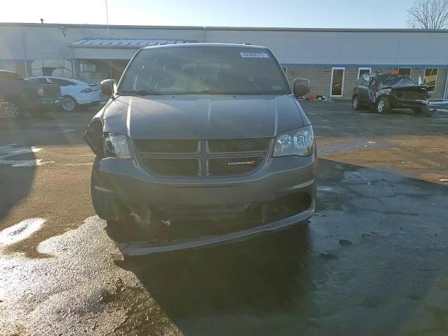 2016 Dodge Caravan - Image 11