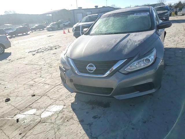 2017 Nissan Altima - Image 11