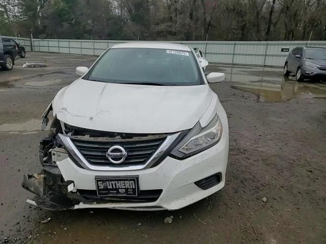 2016 Nissan Altima - Image 10