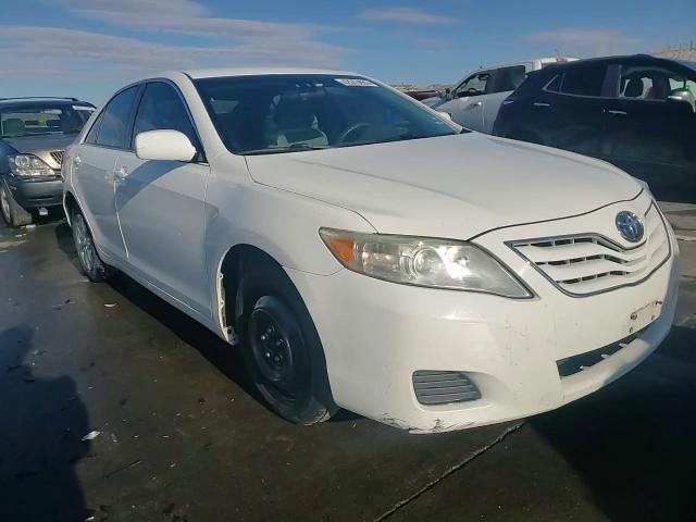 2011 Toyota Camry - Image 13