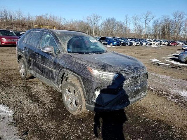 2022 Toyota RAV 4 - Image 11