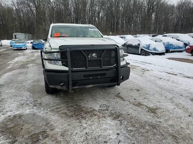 2019 Nissan Titan - Image 12